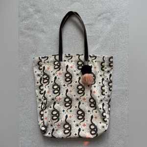 Witchy Cream and Black Tote Bag with PomPom 🐍 ⭐️